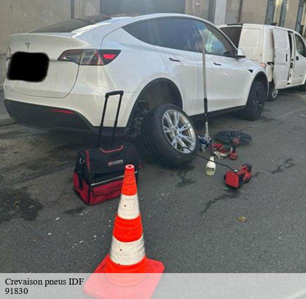 etablissement-specialise-en-crevaison-pneus-idf-le-coudray-montceaux-91830-8