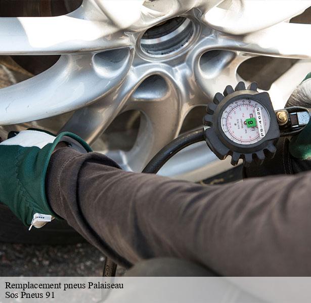equipe-pour-remplacement-pneus-palaiseau-91120-1